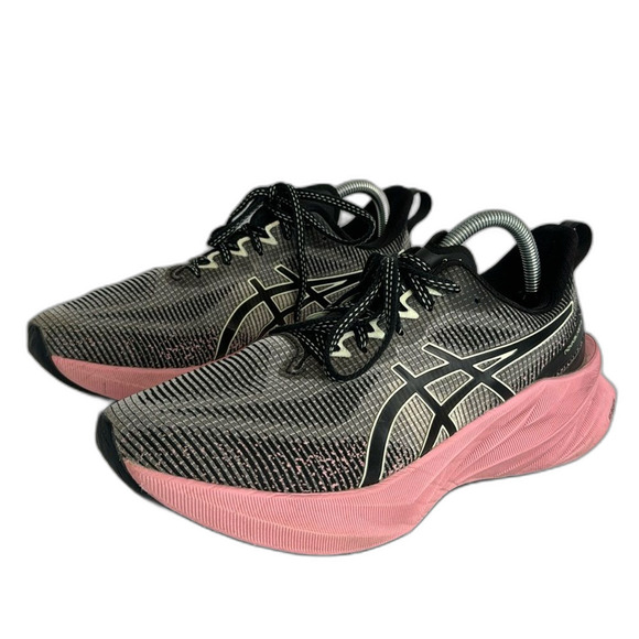 ASICS novablast 3 LE black pink rave athletic running shoes size 9.5 - Picture 2 of 10